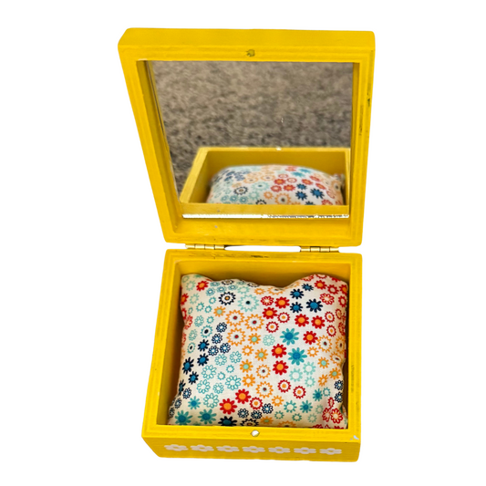 Daisy Trinket Box